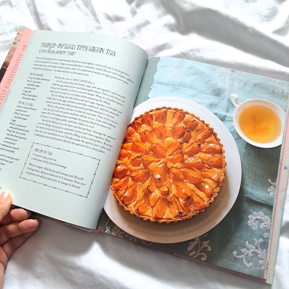 Tea and Treats: Perfect Pairings for Brews and BakesBook by Liz Franklin - Picture 7 of 10